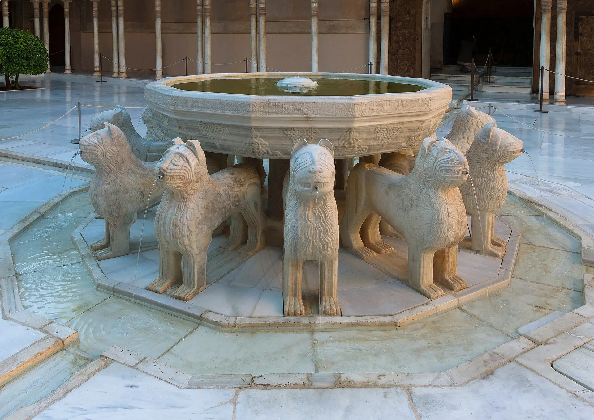 Fuente del Patio de los Leones, Alhambra de Granada